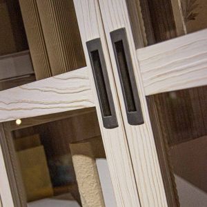 VITRINA PUERTAS Y CAJONES