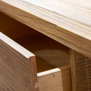 APARADOR CON PUERTAS Y CAJONES