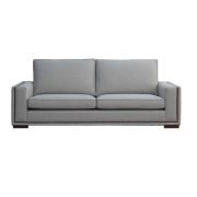 SOFÁ TRES PLAZAS CON TACHUELAS