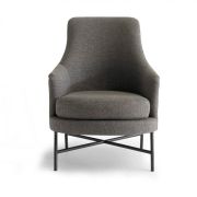 BUTACA TAPIZADA CON PIES DE HIERRO