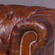 SOFÁ CHESTER EN PIEL TABACO ANTIC