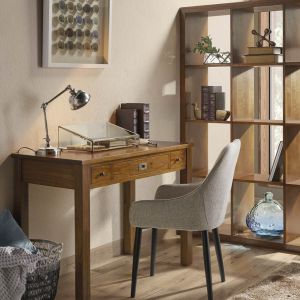 ESCRITORIO CON TRES CAJONES