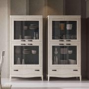 VITRINA CON 4 PTAS. Y 1 CAJÓN