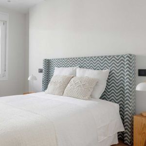 CABECERO TAPIZADO CON OREJAS