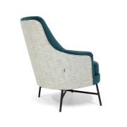 BUTACA TAPIZADA CON PIES DE HIERRO