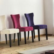 SILLA TAPIZADA CON TACHUELAS