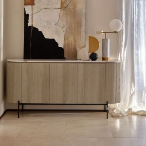 APARADOR CON 3 PUERTAS