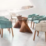 SILLÓN TAPIZADO PARCHMENT