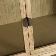 VITRINA EN ROBLE NATURAL