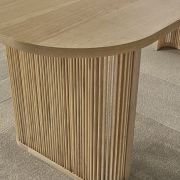 MESA DE COMEDOR 210cm.