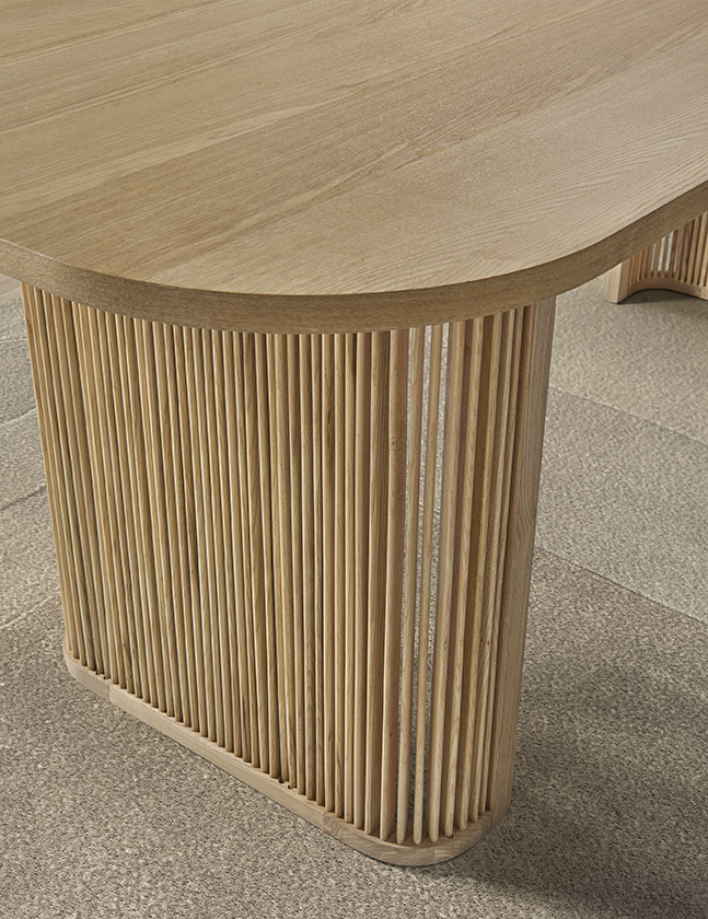 MESA DE COMEDOR 210cm.
