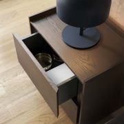 MESITA DE NOCHE CON 2 CAJONES