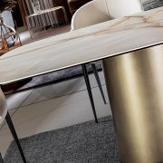 Mesa de comedor rectangular con tapa de porcelánico