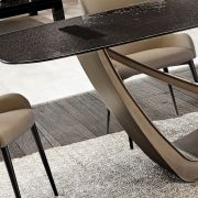 Mesa de comedor rectagular en metal y cristal