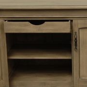 Aparador con 4 puertas y estantes en madera maciza 205cm.