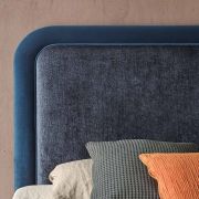 Cabecero tapizado Modelo Nice para colchón de 150cm.