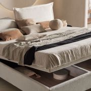 Cama tapizada cabecero abatible Modelo Aria para cochón 150cm.