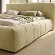 Cama completa tapizada Modelo Duna para colchón de 150cm.