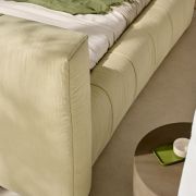 Cama completa tapizada Modelo Duna para colchón de 150cm.