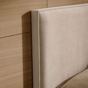 Cabecero tapizado Modelo Tokio para conchón de 150cm.