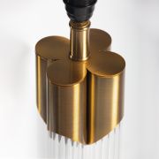 Lámpara de mesa en cristal estriado y metal dorado