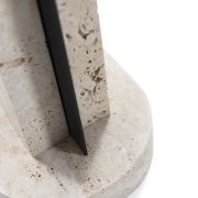 Lámpara de mesa en marmol travertino y hierro