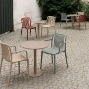 Sillón apilable en polipropileno - diferentes colores