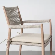 Silla de jardín apilable en acero y rattan