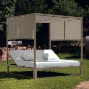 Cama Balinesa