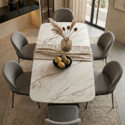 Mesa de comedor extensible en hierro negro y porcelánico