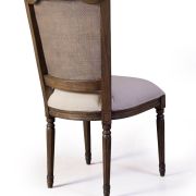 Silla clásica francesa con respaldo en rattan
